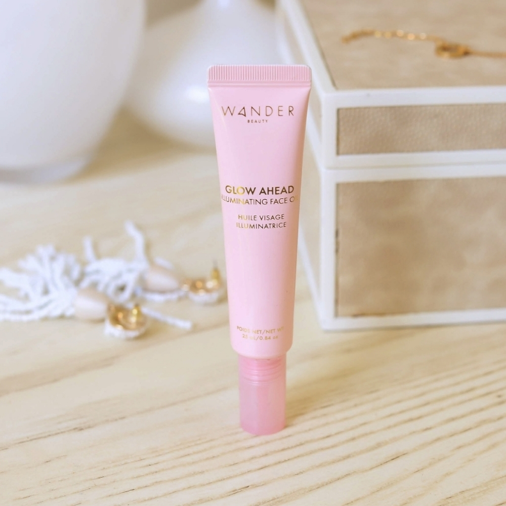 NWT. Wander Glow Ahead Illuminating Face